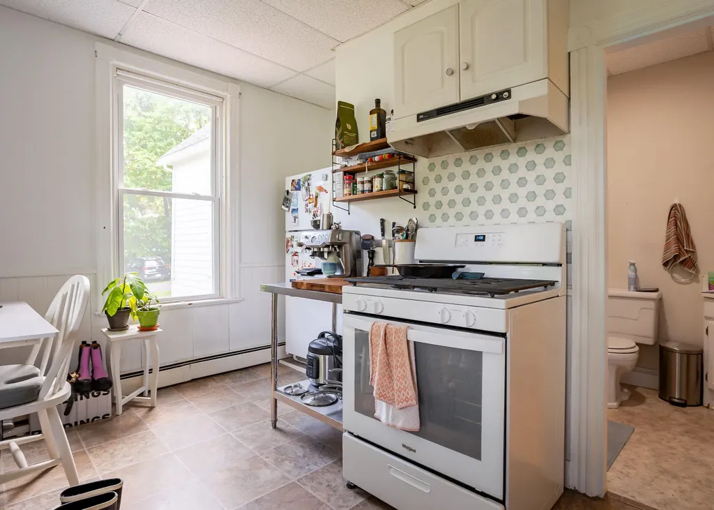 32 Clemons Street South Portland ME 04106