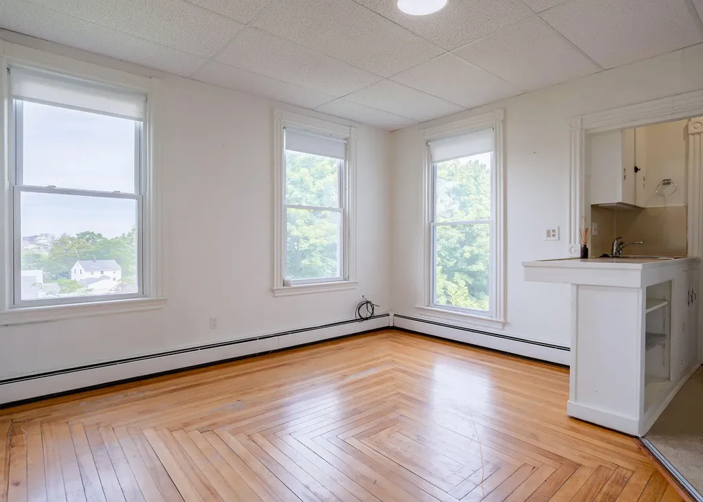 32 Clemons Street South Portland ME 04106