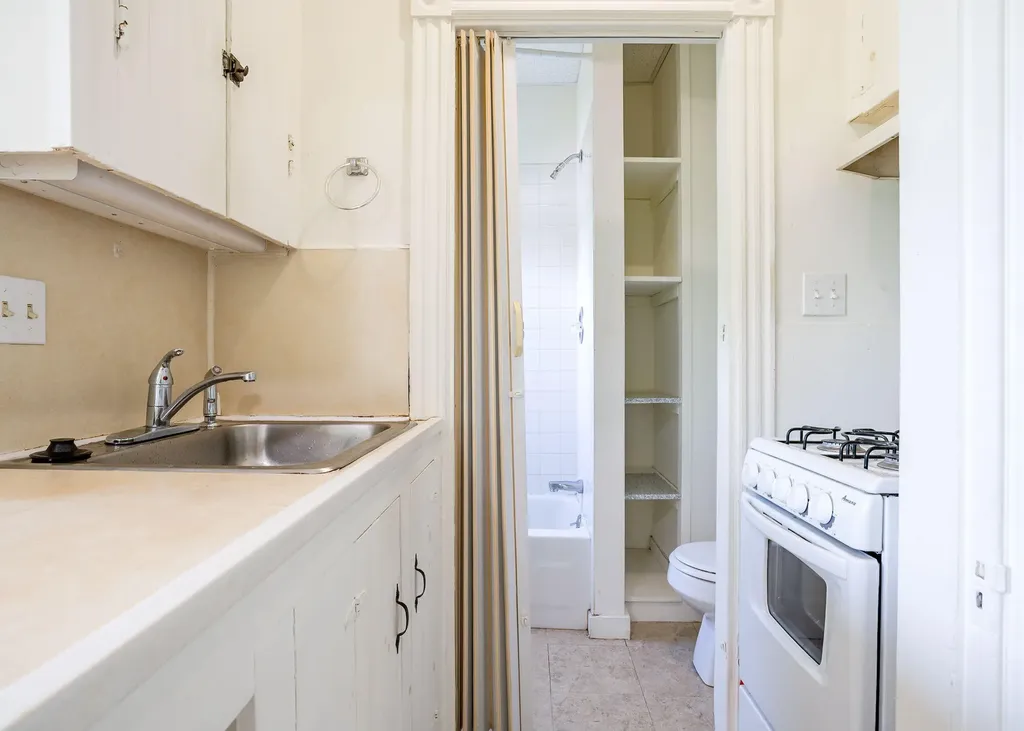 32 Clemons Street South Portland ME 04106
