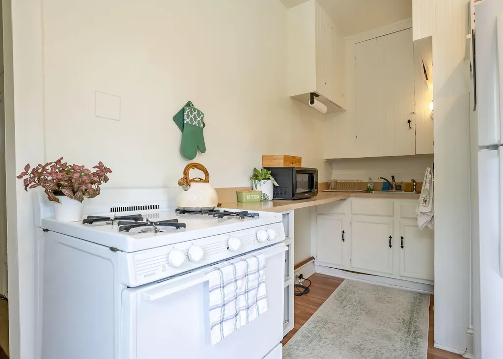 32 Clemons Street South Portland ME 04106