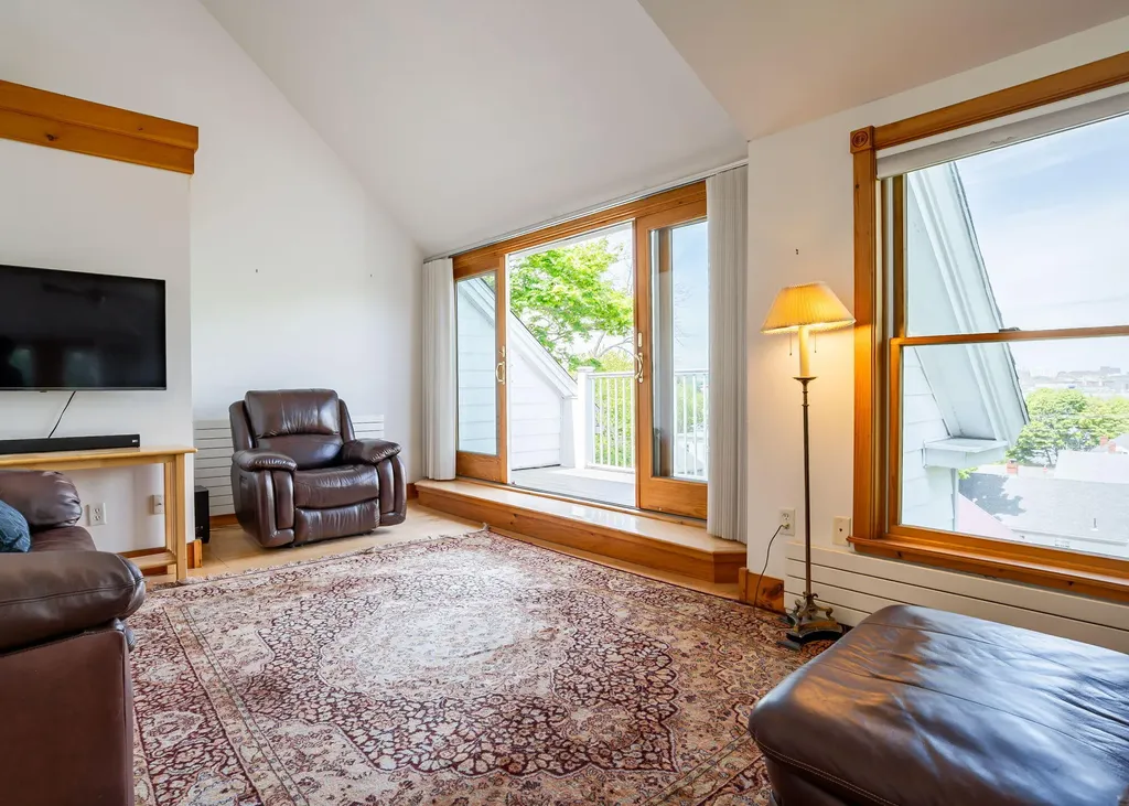 32 Clemons Street South Portland ME 04106