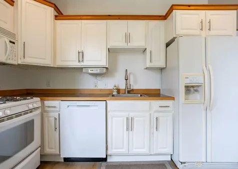 32 Clemons Street South Portland ME 04106