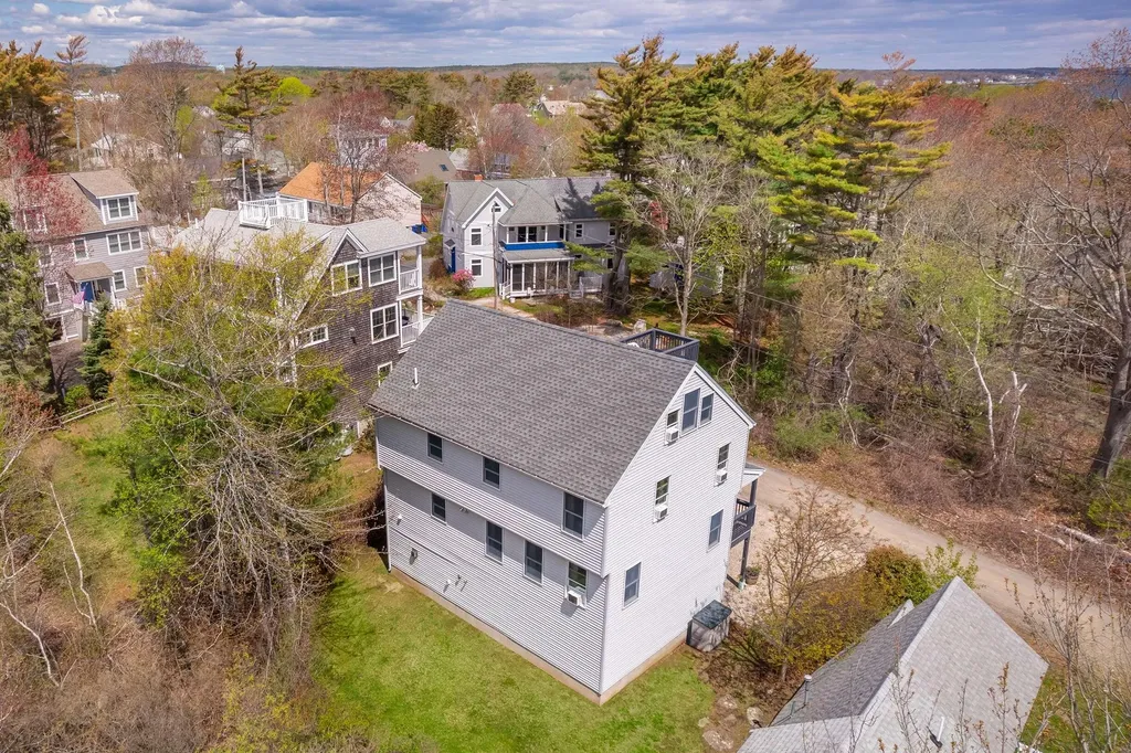 31 Highland Avenue York ME 03909