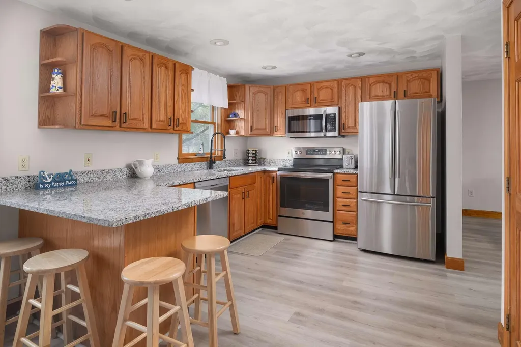 31 Highland Avenue York ME 03909
