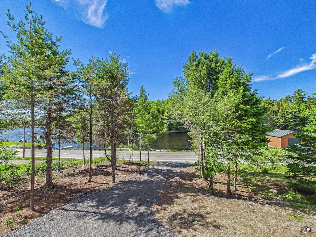 4046 Rockwood Road Rockwood T1 R1 Nbkp ME 04478