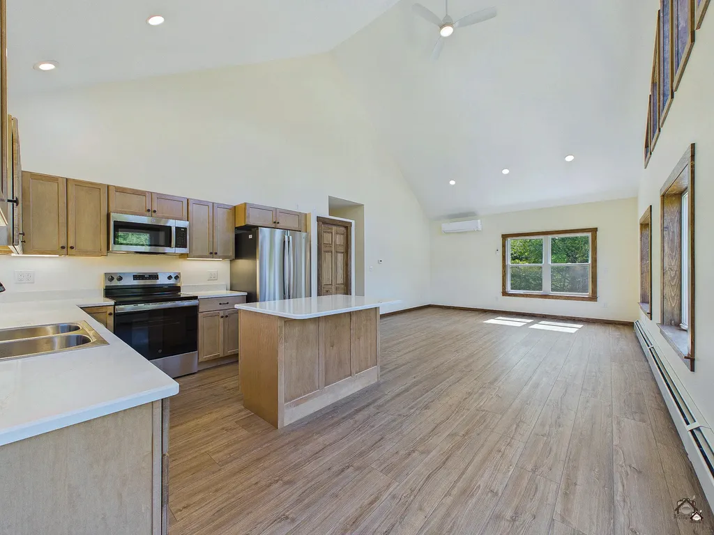 4046 Rockwood Road Rockwood T1 R1 Nbkp ME 04478