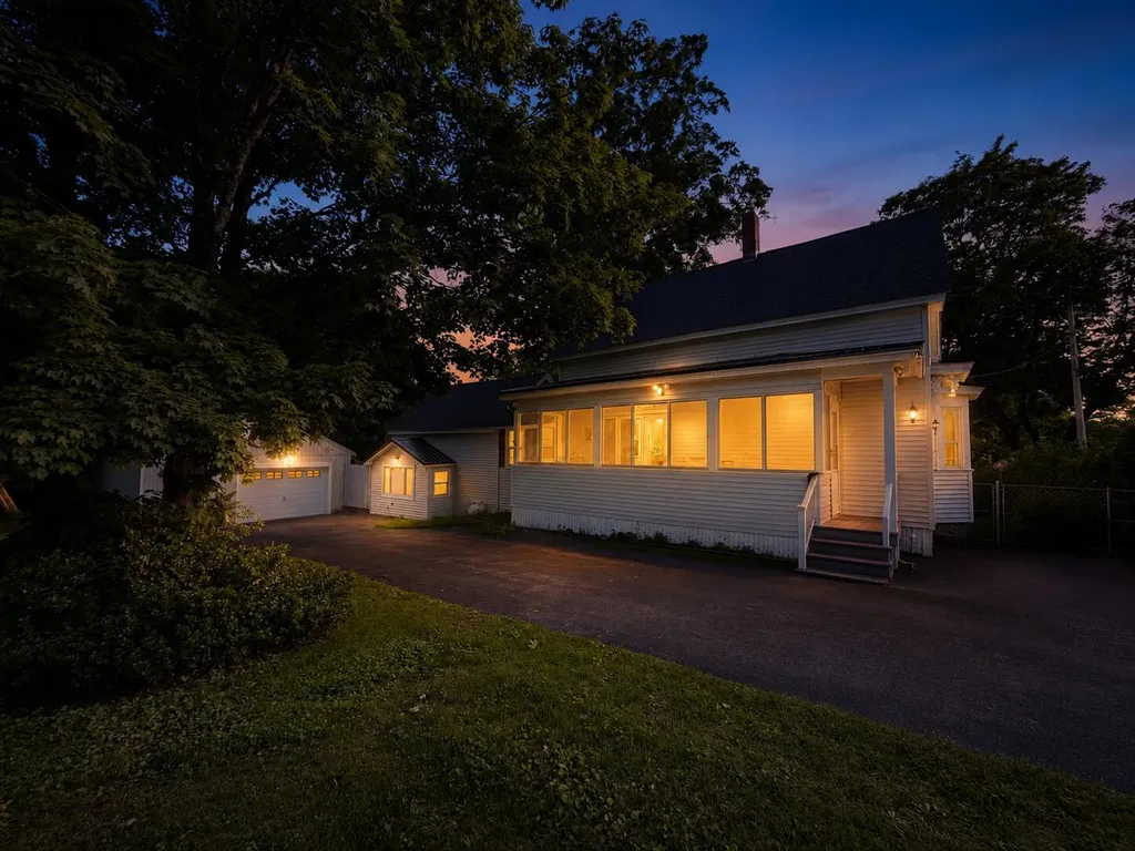 10 Varney Street Lebanon ME 04027