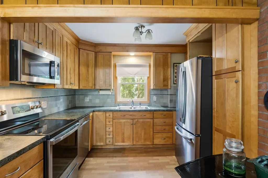 10 Varney Street Lebanon ME 04027