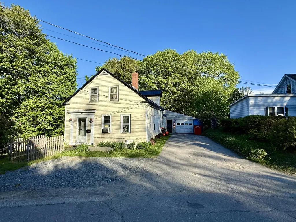 11 Orchard Street Dexter ME 04930