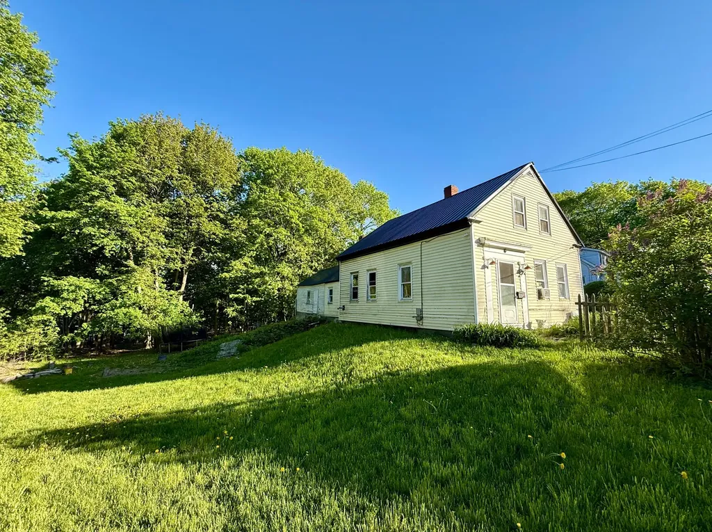 11 Orchard Street Dexter ME 04930