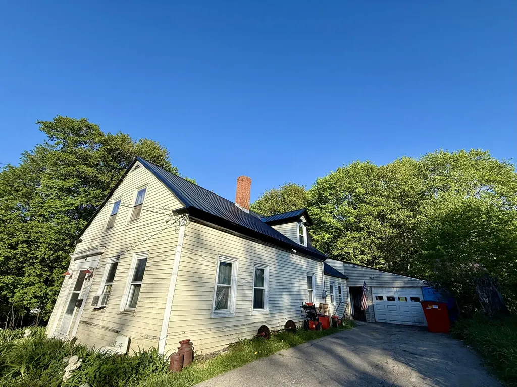 11 Orchard Street Dexter ME 04930
