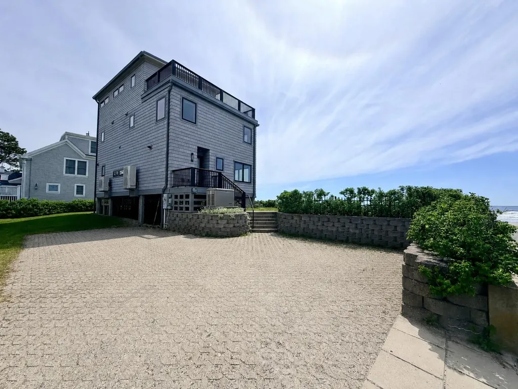 506 Drakes Island Road Wells ME 04090