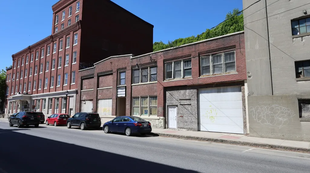 82 Water Street Augusta ME 04330