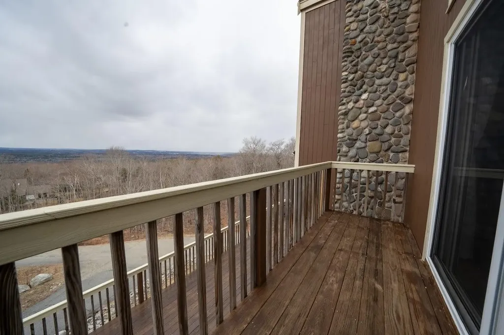 40 Skyline Drive Holden ME 04429