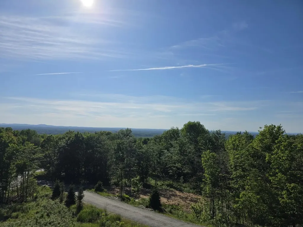 40 Skyline Drive Holden ME 04429