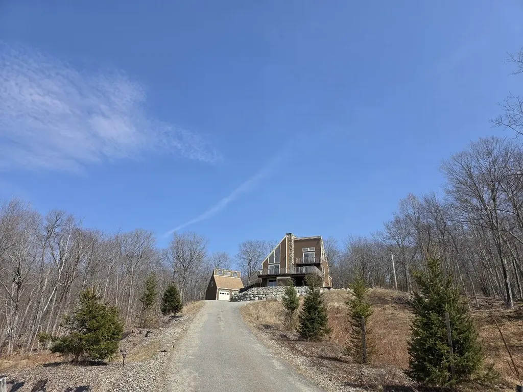 40 Skyline Drive Holden ME 04429