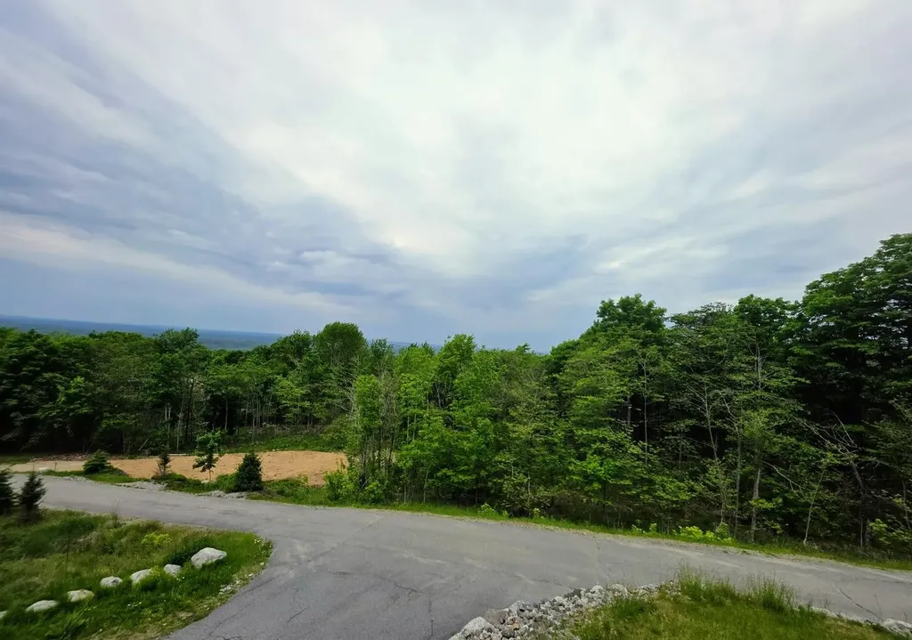 40 Skyline Drive Holden ME 04429