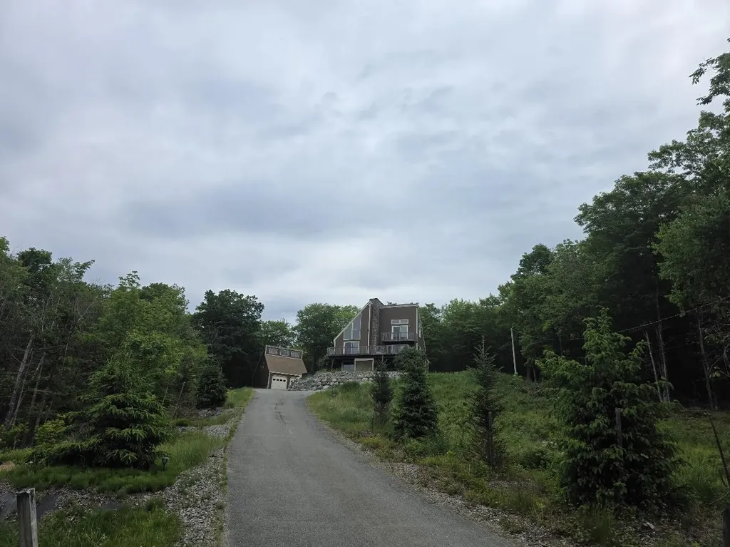 40 Skyline Drive Holden ME 04429