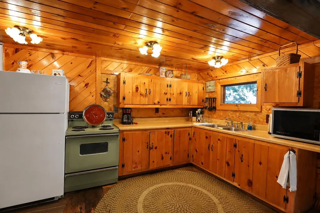15 Tree Toppers Lane Tomhegan Twp ME 04478