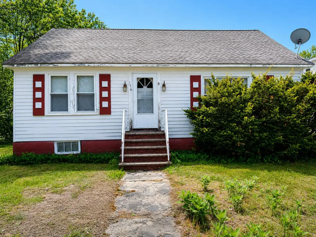 176 Bowdoin Street Millinocket ME 04462