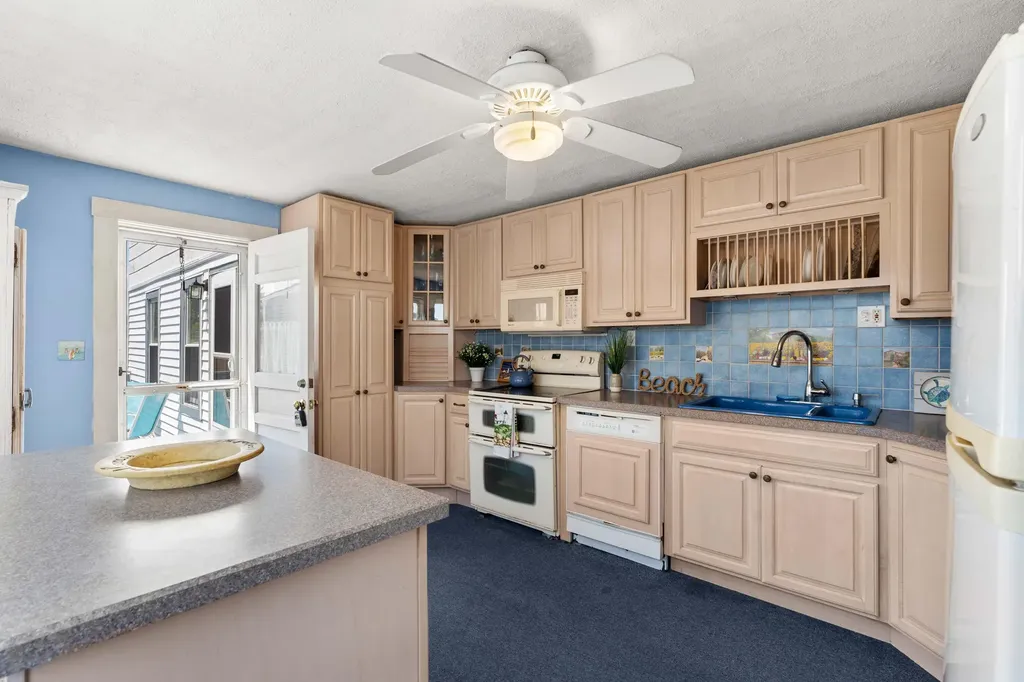 403 Webhannet Drive Wells ME 04090