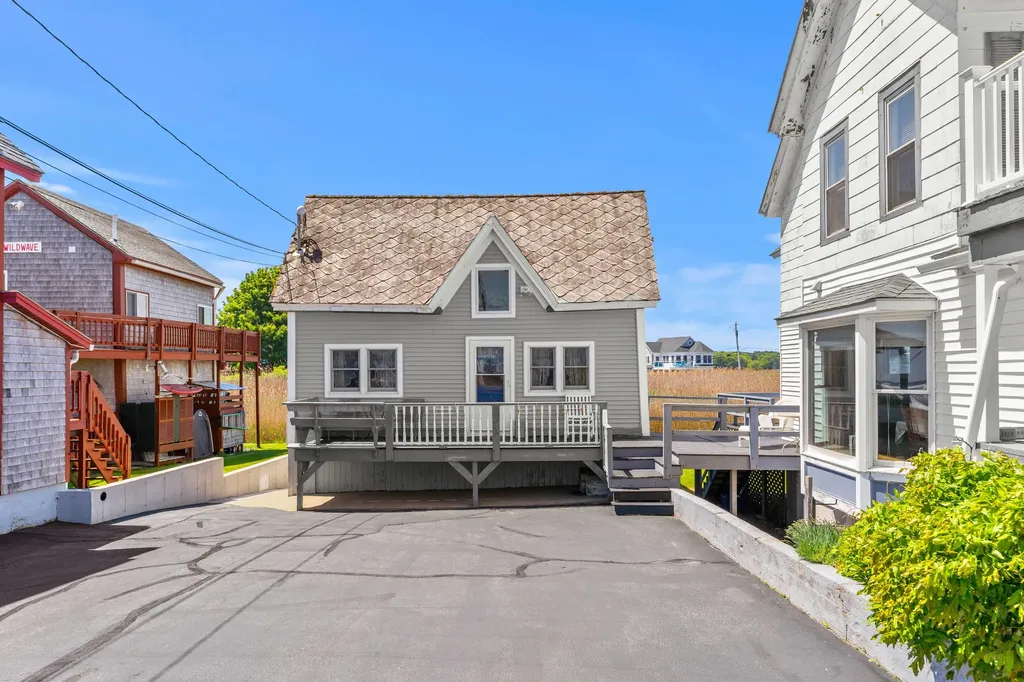 403 Webhannet Drive Wells ME 04090