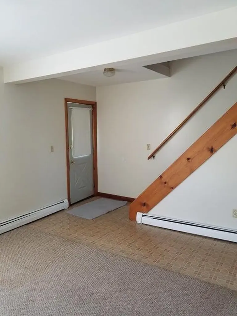 21 Bond Street Augusta ME 04330