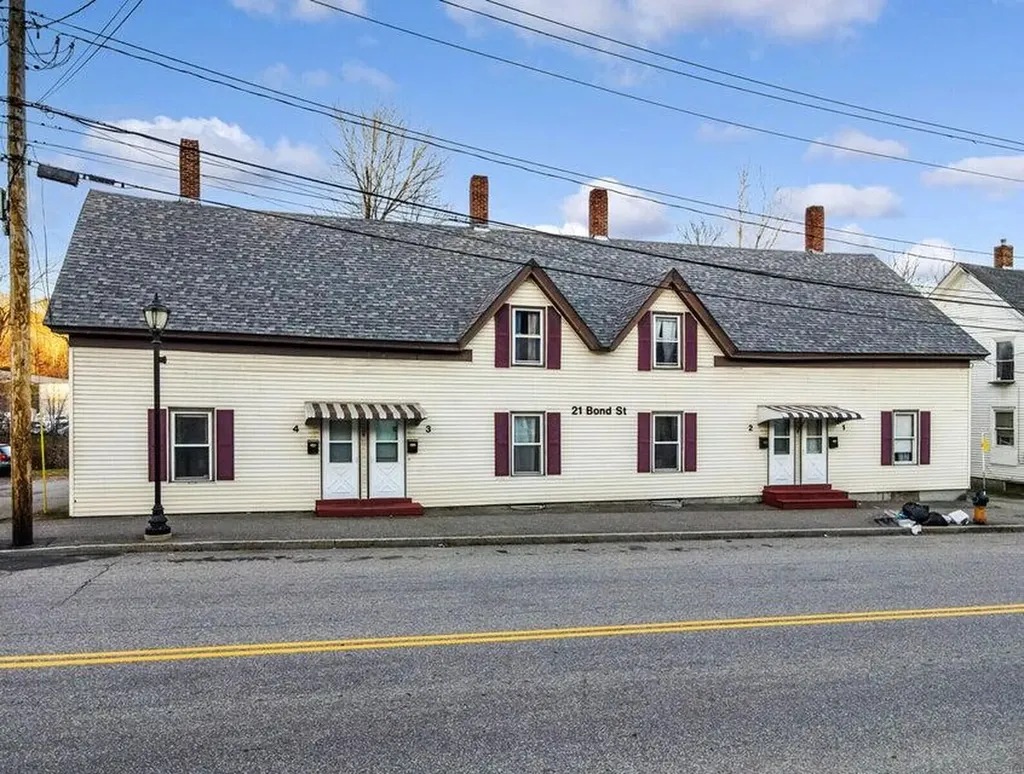 21 Bond Street Augusta ME 04330