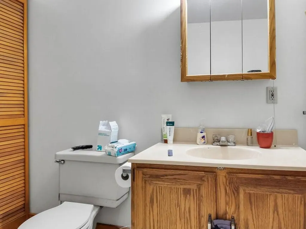 21 Bond Street Augusta ME 04330