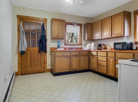 21 Bond Street Augusta ME 04330