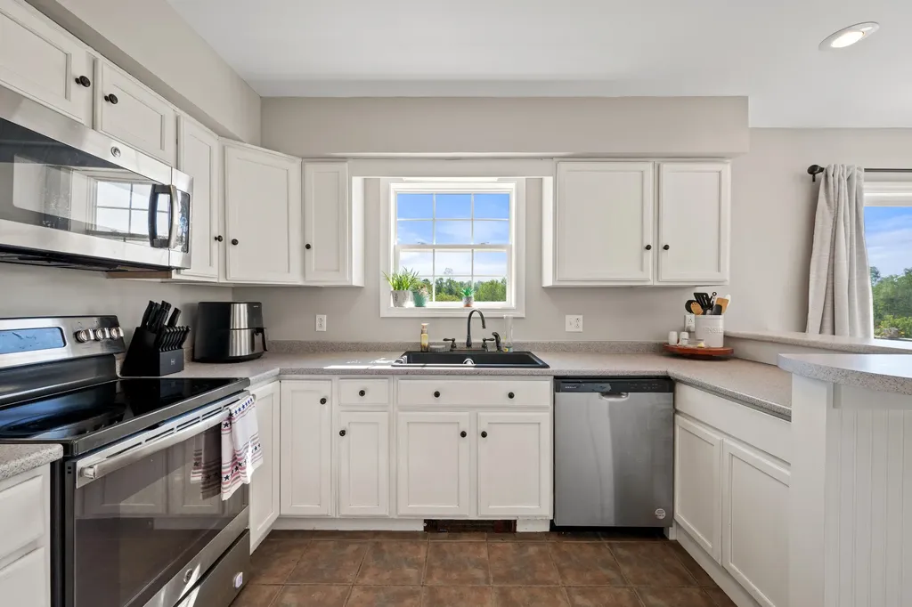 4 Maefield Lane Hudson ME 04449