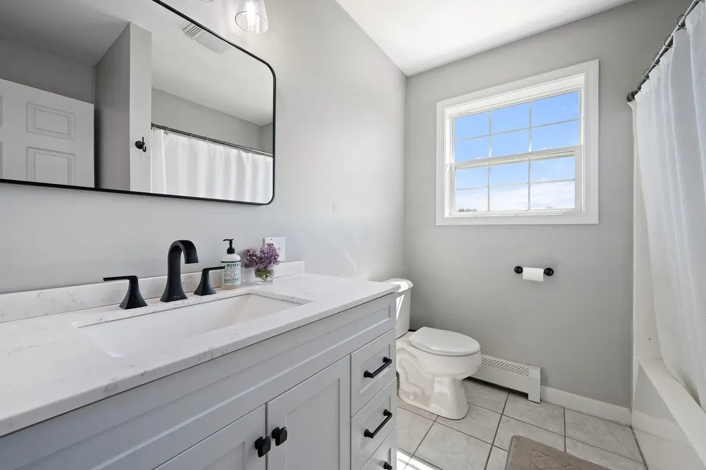 4 Maefield Lane Hudson ME 04449