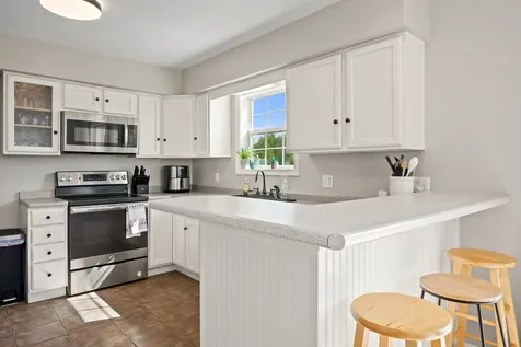 4 Maefield Lane Hudson ME 04449