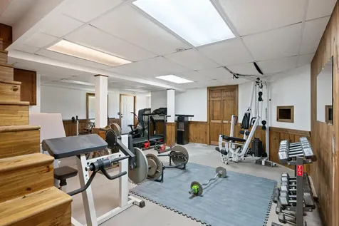 4 Maefield Lane Hudson ME 04449
