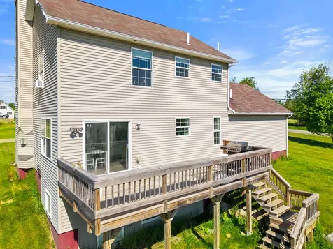 4 Maefield Lane Hudson ME 04449