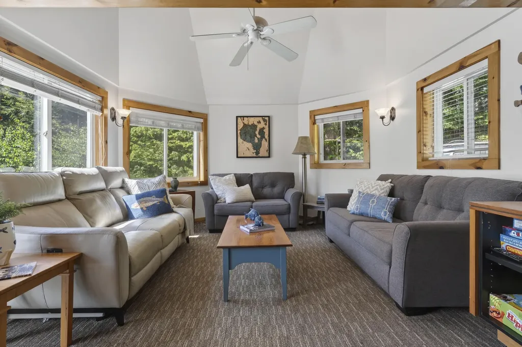 68 Beach Road Naples ME 04055