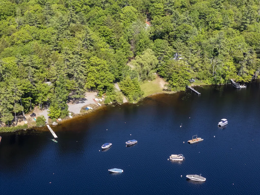 68 Beach Road Naples ME 04055