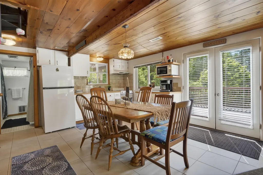 68 Beach Road Naples ME 04055
