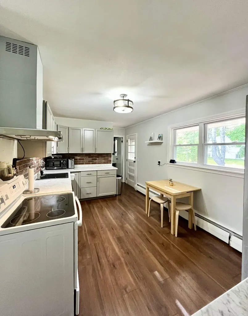 6 Glenwood Street Orono ME 04473