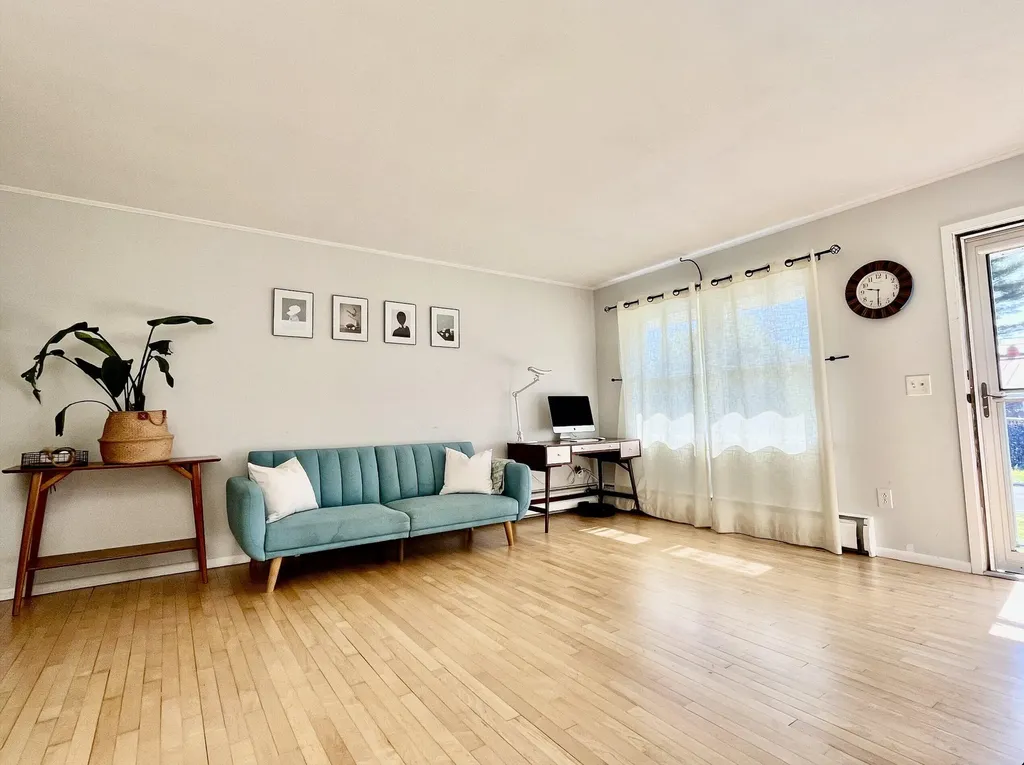6 Glenwood Street Orono ME 04473