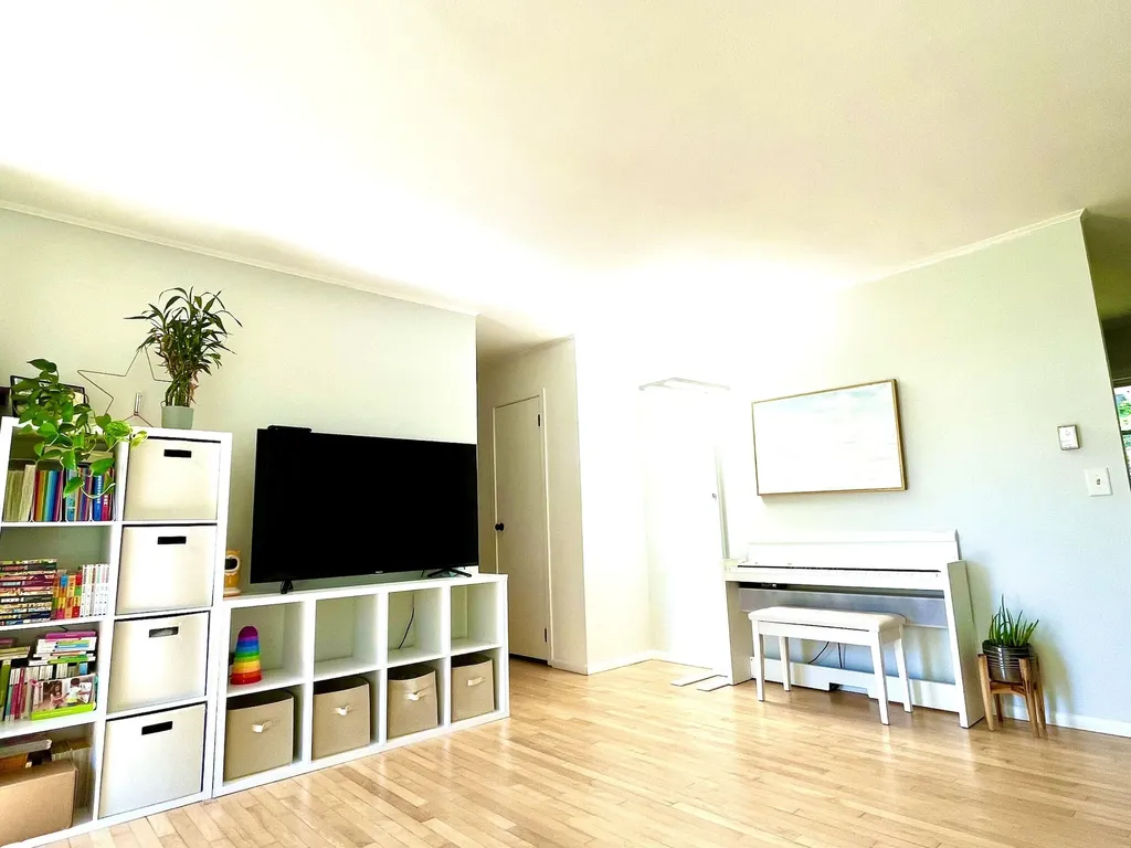 6 Glenwood Street Orono ME 04473