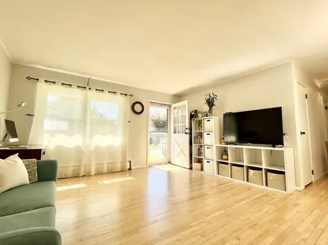 6 Glenwood Street Orono ME 04473