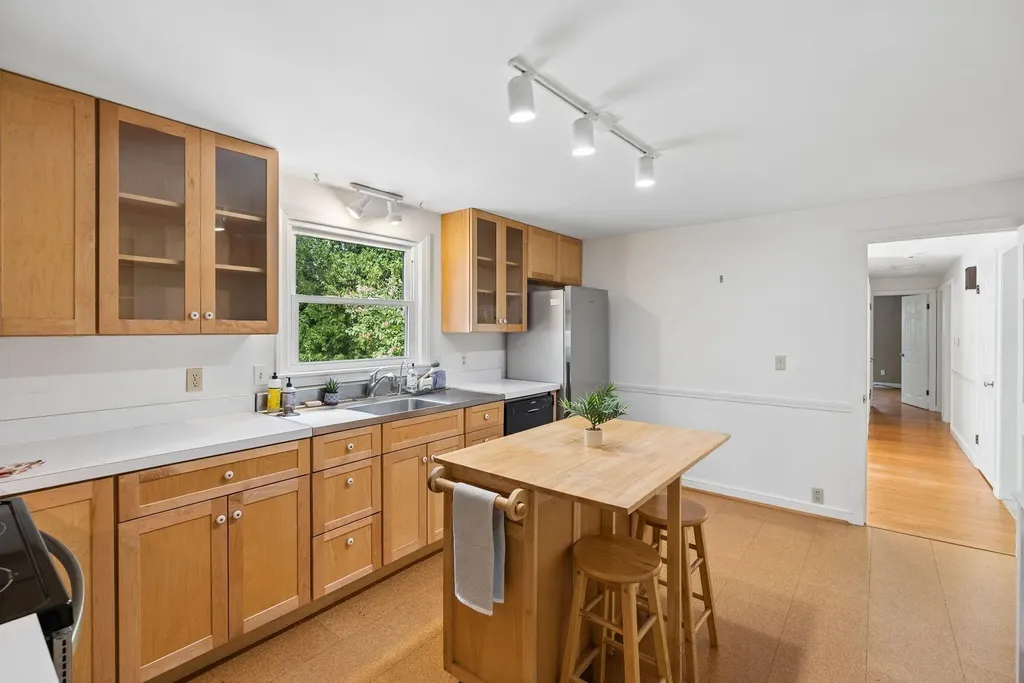 30 Macmillan Drive Brunswick ME 04011