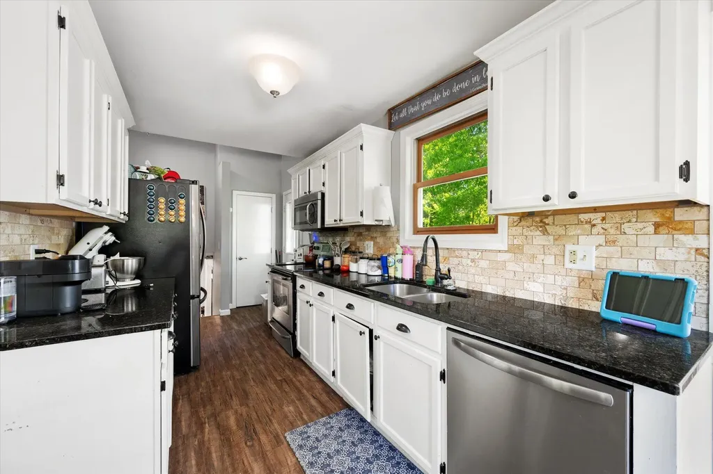 11 Treadwell Acres Hermon ME 04401
