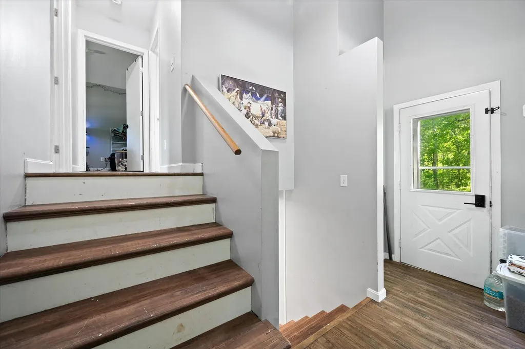 11 Treadwell Acres Hermon ME 04401