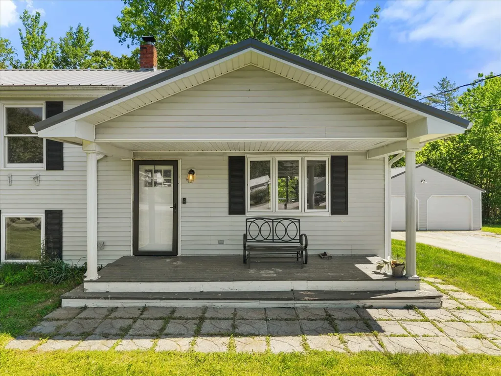 11 Treadwell Acres Hermon ME 04401