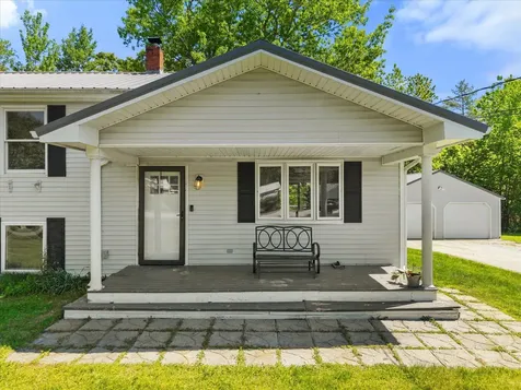 11 Treadwell Acres Hermon ME 04401