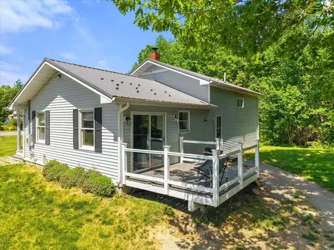 11 Treadwell Acres Hermon ME 04401
