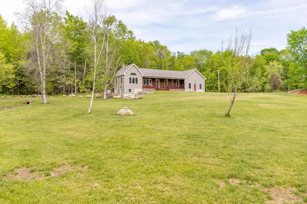 3279 Union Street Glenburn ME 04401