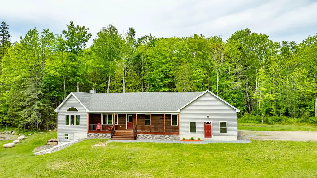 3279 Union Street Glenburn ME 04401